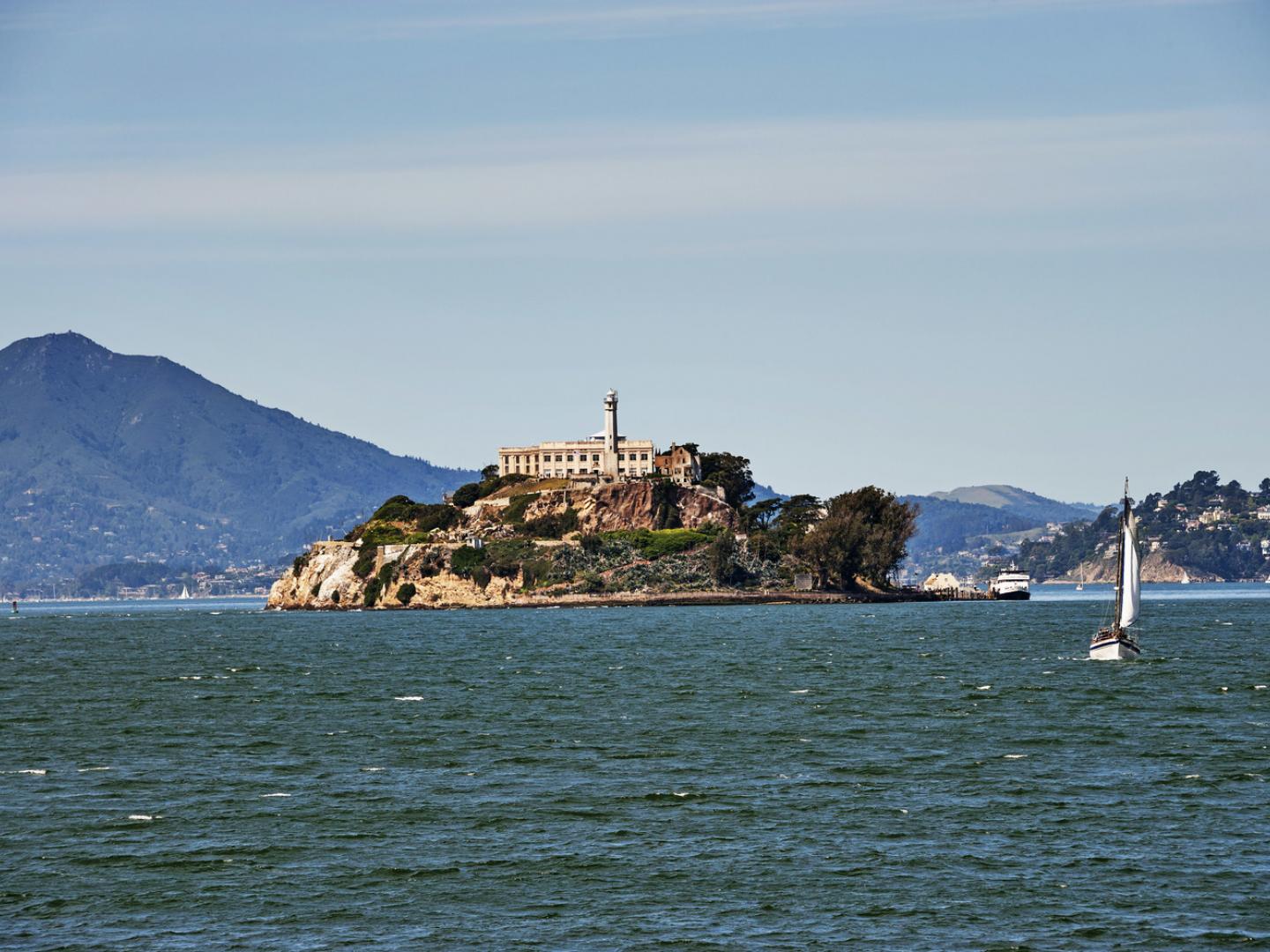 Fisherman's Wharf and Alcatraz lsland